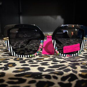 NWT BETSEY JOHNSON Women's Slicker Than Average Cat Eye Sunglasses